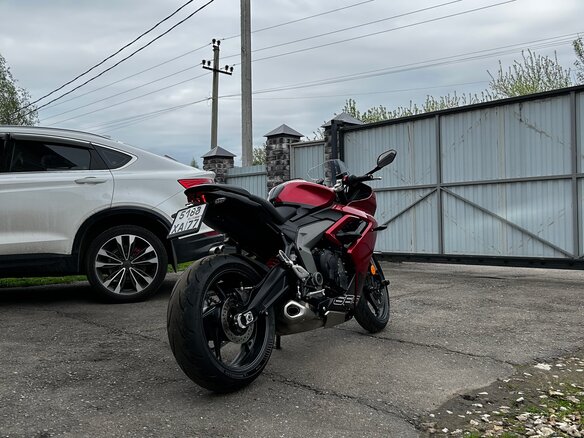 2024 Triumph Daytona 660, красный - вид 5
