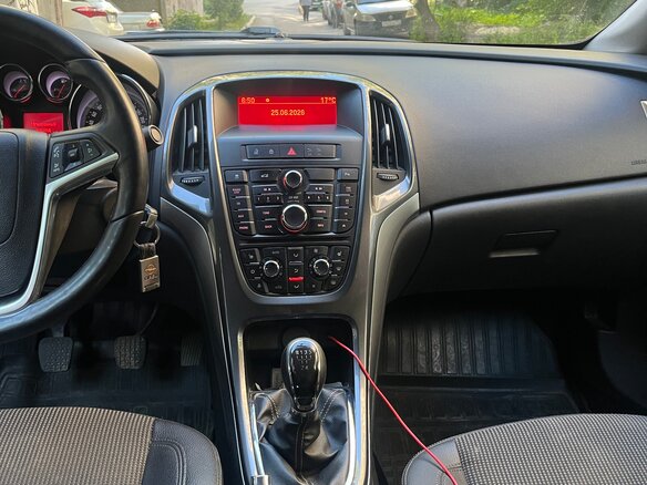 2012 Opel Astra J Рестайлинг, серебристый, 680000 рублей - вид 5