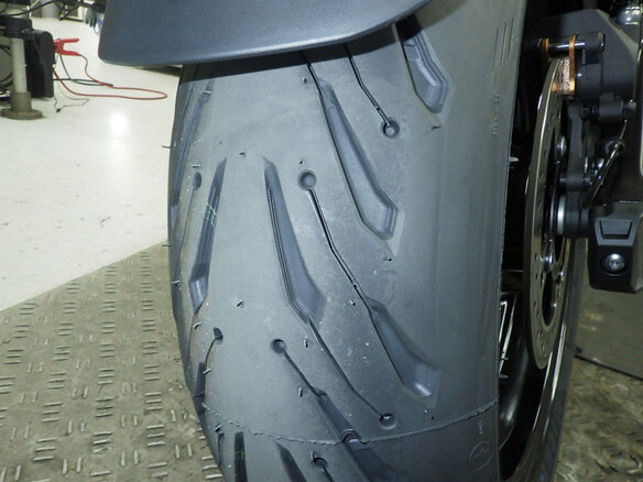 2026 Triumph Trident 660, серый, 1050000 рублей - вид 29