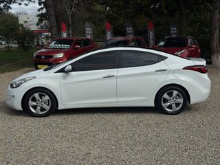 2012 Hyundai Avante V, белый, 1050000 рублей, вид 4