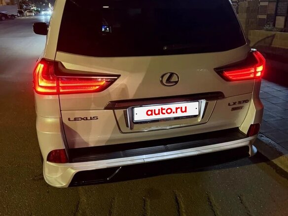 2020 Lexus LX 570 III Рестайлинг 2, белый, 10500000 рублей - вид 8