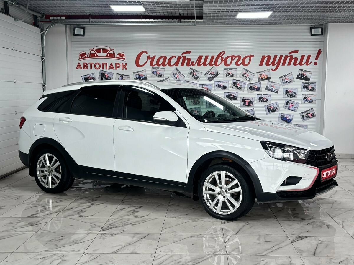 Открыть фотографии: Lada (ВАЗ) Vesta I