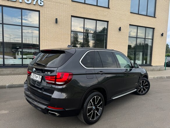 2014 BMW X5 50i III (F15), серый - вид 4