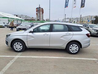 2026 Lada (ВАЗ) Vesta SW I Рестайлинг (NG), серебристый, 1865900 рублей, вид 2