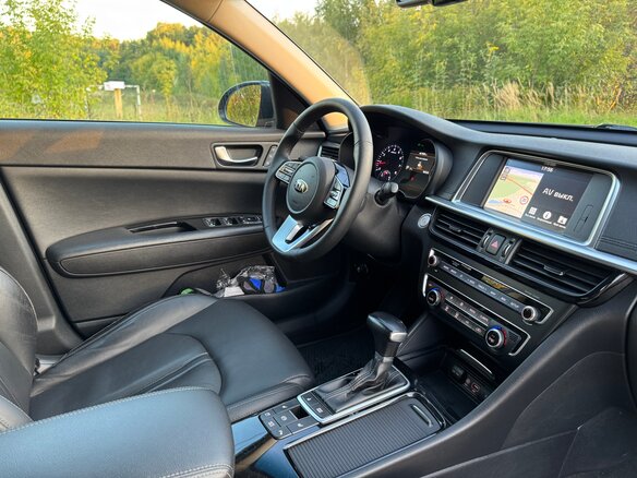 2019 Kia Optima IV Рестайлинг, синий, 1855000 рублей - вид 4