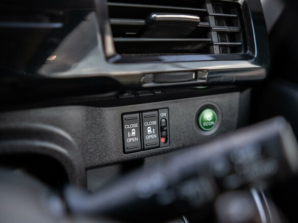 2021 Honda Stepwgn Spada V Рестайлинг, чёрный, 2749000 рублей - вид 24