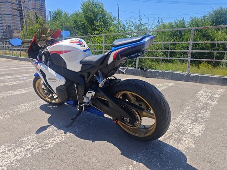2010 Honda CBR 1000 RR/RA Fireblade, белый, 680000 рублей, вид 2