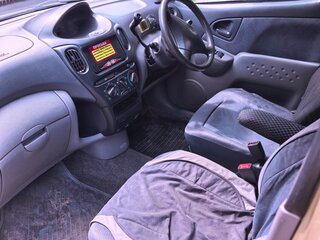 2001 Toyota FunCargo, золотистый, 450000 рублей, вид 4