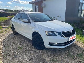 2017 Skoda Octavia III (A7) Рестайлинг, белый, 1600000 рублей, вид 1