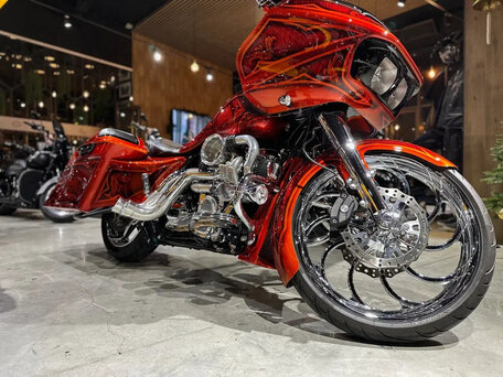 2016 Harley-Davidson Road Glide, красный, 4500000 рублей, вид 1