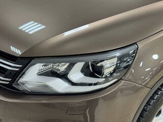 2015 Volkswagen Tiguan I Рестайлинг, коричневый, 1099000 рублей, вид 3