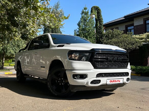 2021 Ram 1500 Crew Cab V, белый, 5400000 рублей