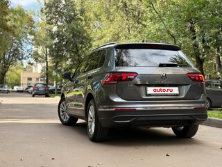 2022 Volkswagen Tiguan II Рестайлинг, серый, 2450000 рублей, вид 3