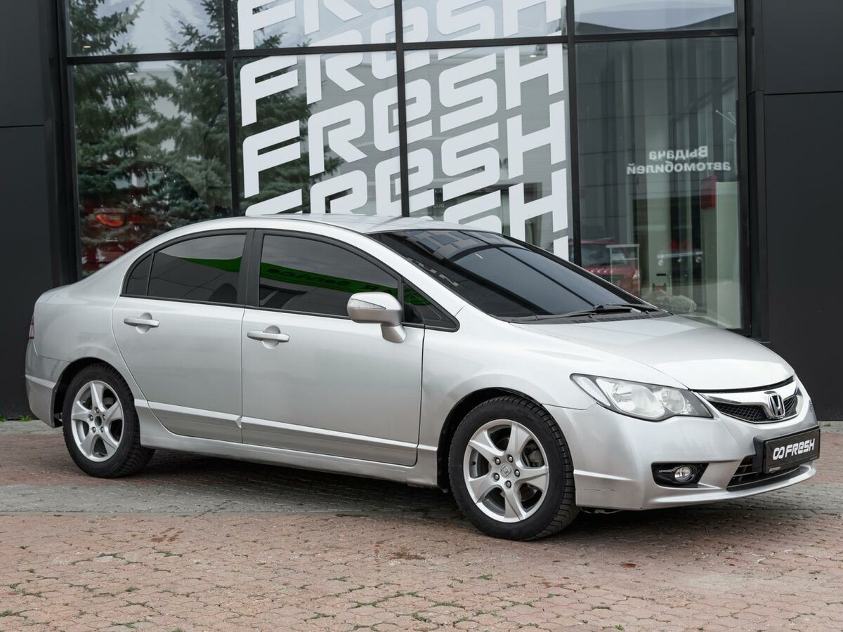 Открыть фотографии: Honda Civic VIII Рестайлинг