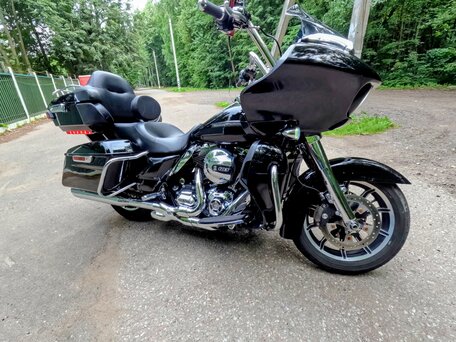2015 Harley-Davidson Road Glide, чёрный, 1099000 рублей, вид 2