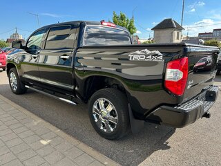 2020 Toyota Tundra CrewMax II Рестайлинг, чёрный, 6650000 рублей, вид 2