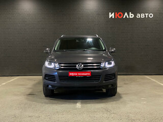 2012 Volkswagen Touareg II, чёрный, 1850000 рублей, вид 2