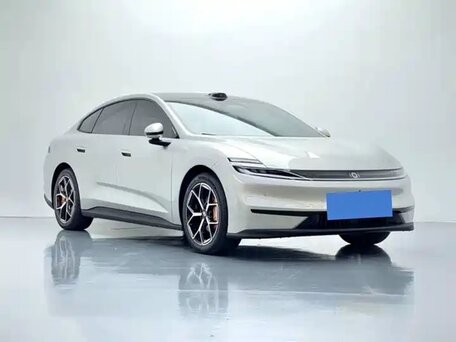 2026 Changan Qiyuan A06 51.48 kWh, серебристый, 2500000 рублей, вид 3