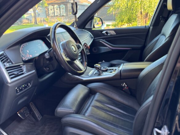 2021 BMW X7 40d I (G07), чёрный, 7400000 рублей - вид 6