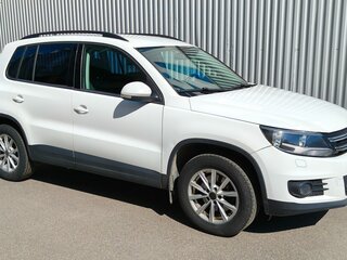 2015 Volkswagen Tiguan I Рестайлинг, белый, 1505000 рублей, вид 4