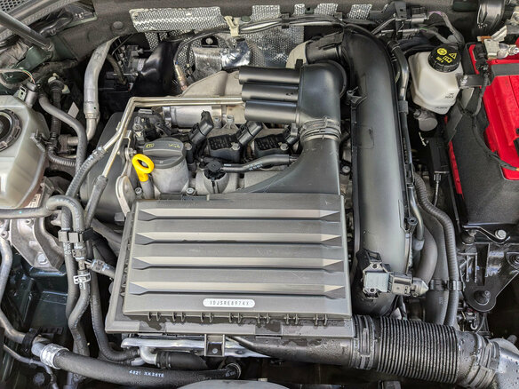 2022 Audi A3 Sportback 35 TFSI IV (8Y), зелёный, 2965000 рублей - вид 8