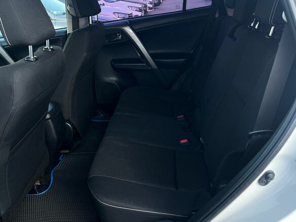 2017 Toyota RAV4 IV (XA40) Рестайлинг, белый - вид 8