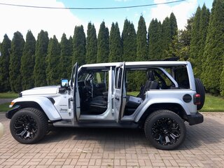 2024 Jeep Wrangler 4xe IV (JL) Рестайлинг, серебристый, 4850000 рублей, вид 5
