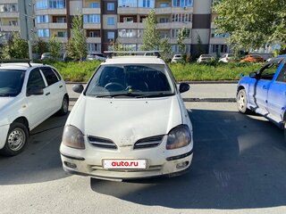 2002 Nissan Tino, белый, 220000 рублей, вид 3