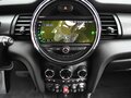 2023 Mini Hatch Cooper III (F55/F56) Рестайлинг 2, красный - вид 9