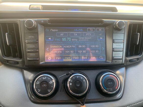 2014 Toyota RAV4 IV (XA40), белый, 2200000 рублей - вид 10
