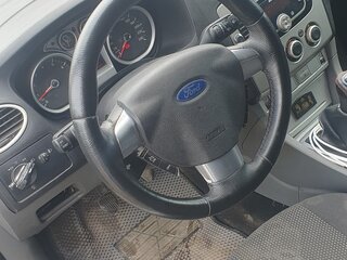 2010 Ford Focus II Рестайлинг, серебристый, 330000 рублей, вид 5