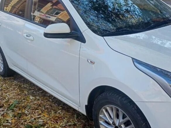 2018 Kia Rio IV, белый, 1250000 рублей - вид 4