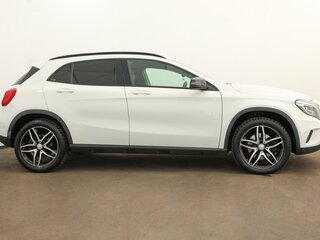 2015 Mercedes-Benz GLA 250 I (X156), белый, 1740000 рублей, вид 3