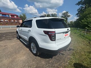 2014 Ford Explorer V, белый, 2100000 рублей, вид 5