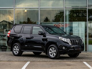 2015 Toyota Land Cruiser Prado 150 Series Рестайлинг 1, чёрный, 3495000 рублей, вид 3