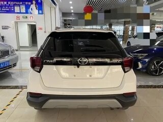 2023 Toyota Yaris L X XP150 Рестайлинг, белый, 1200000 рублей, вид 4