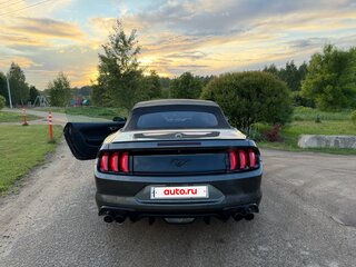 2017 Ford Mustang VI Рестайлинг, серый, 2550000 рублей, вид 4