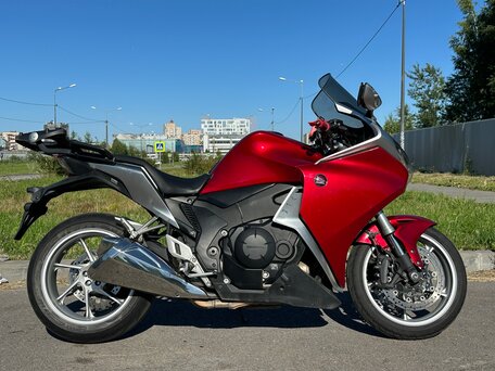 2010 Honda VFR 1200, красный, 650000 рублей, вид 3