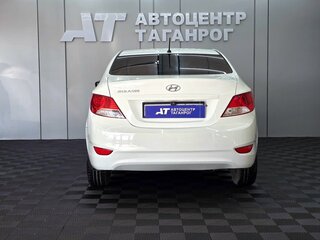 2013 Hyundai Solaris I, белый, 665000 рублей, вид 5