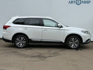 2019 Mitsubishi Outlander III Рестайлинг 3, белый, 2050000 рублей, вид 4
