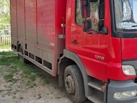 2011 Mercedes-Benz Atego, красный, 4000000 рублей, вид 3