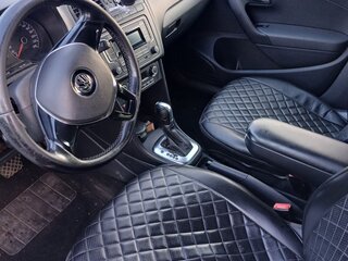 2016 Volkswagen Polo V Рестайлинг, бежевый, 1050000 рублей, вид 4