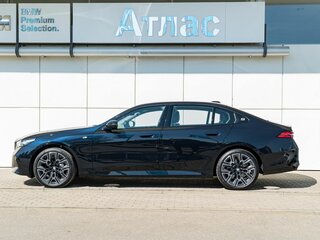 2025 BMW 5 серии Long 530Li VIII (G60/G61/G68), чёрный, 9190000 рублей, вид 5
