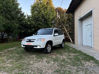 2012 Chevrolet Niva I Рестайлинг, белый, 650000 рублей, вид 2