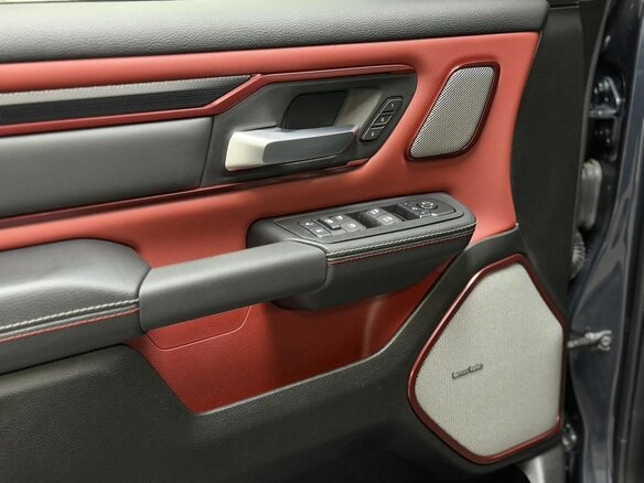 2025 Ram 1500 Crew Cab V Рестайлинг, синий, 8990000 рублей - вид 14