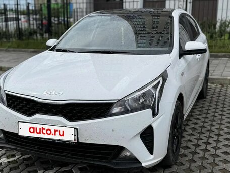2022 Kia Rio IV Рестайлинг, белый, 1550000 рублей, вид 1