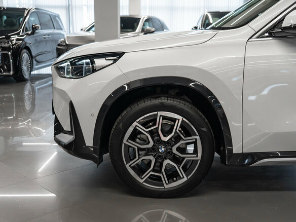 2025 BMW X1 25Li sDrive III (U11/U12), белый - вид 23