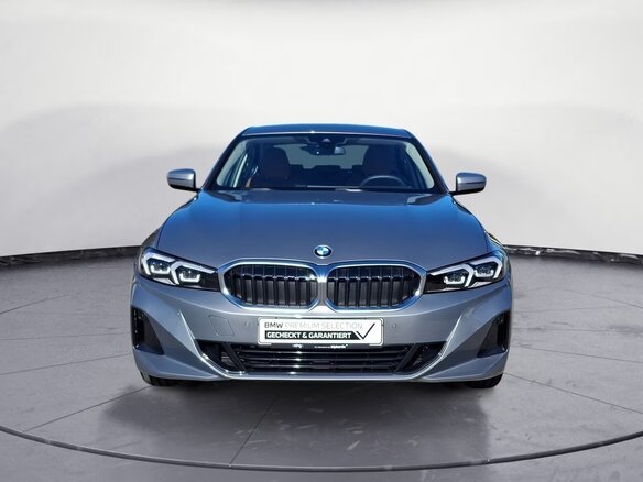 2025 BMW 3 серии 318i VII (G2x) Рестайлинг 2, серебристый, 3733000 рублей - вид 1