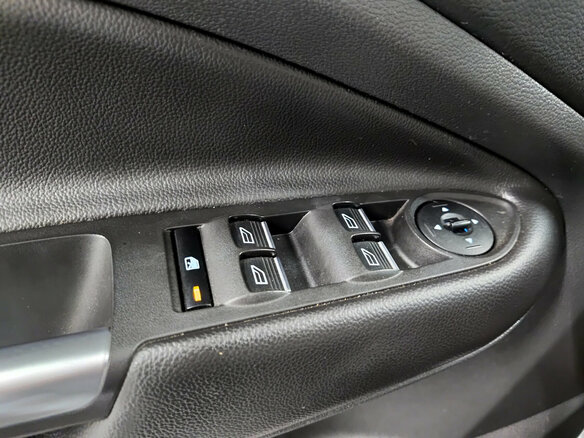 2018 Ford Kuga II Рестайлинг, белый, 1670000 рублей - вид 22
