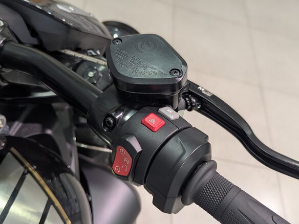 2020 Triumph Rocket III, чёрный, 3900000 рублей - вид 14